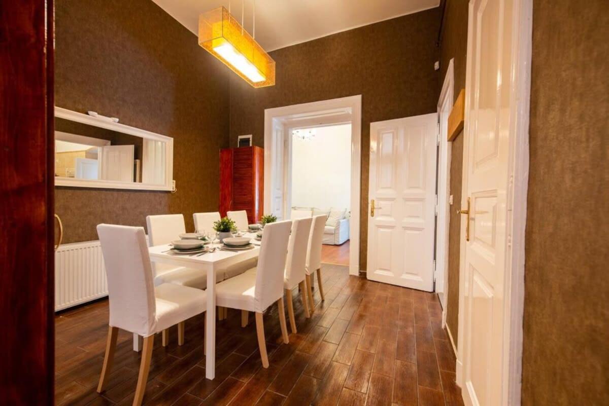 Very Central Convenient Large Ac Place Budapest Exterior photo