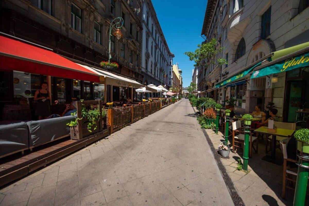 Very Central Convenient Large Ac Place Budapest Exterior photo