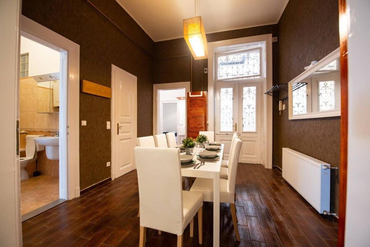 Very Central Convenient Large Ac Place Budapest Exterior photo